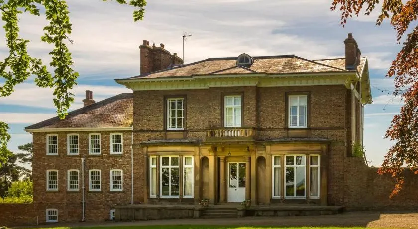 The Wing at Brook Hall nr York & Leeds - FREE hot tub - Image 1