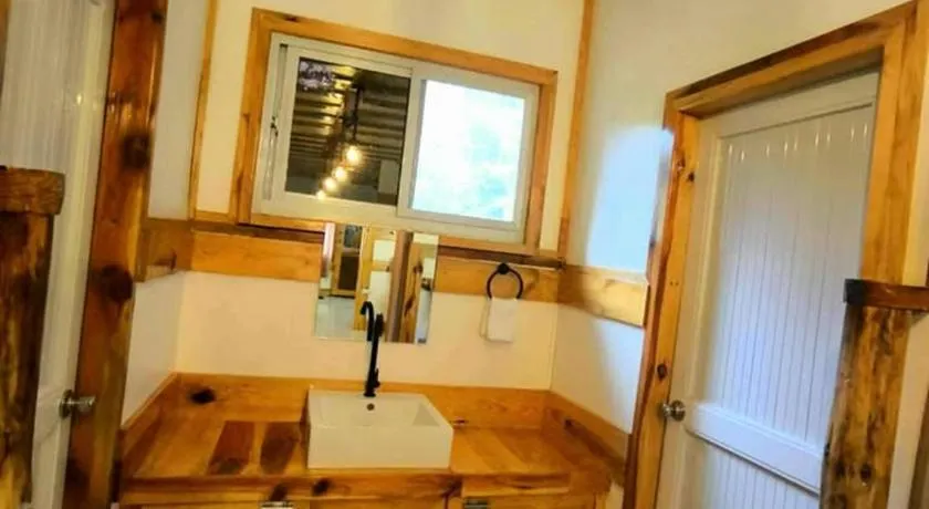 Lolo Dads Cabin - Image 1