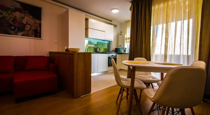 Top Trio Residence - Image 1