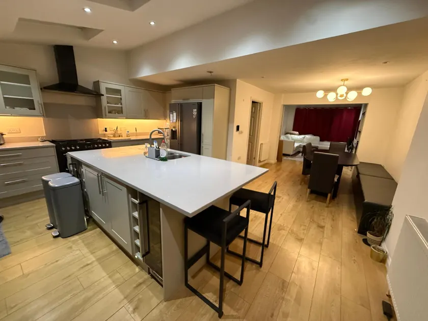 Stylish 3 Bedroom in Taplow, Near River & Windsor - Image 1