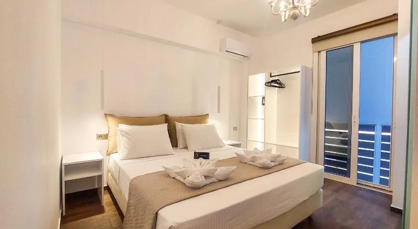 Polymnia Luxury Apartments Argostoli - Image 1