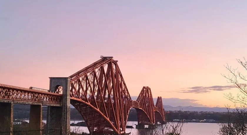 Three Bridges Waterfront - Image 1