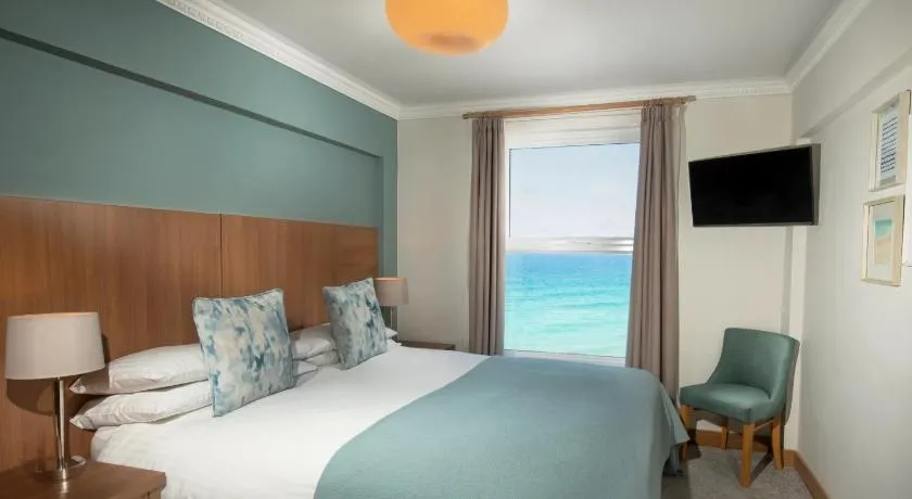 Esplanade Hotel - Image 1