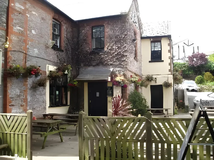 Manor Inn Galmpton - Image 1