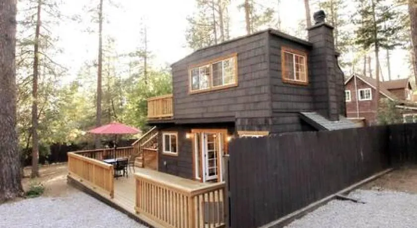 La Petite - Center of town - Beautiful Remodel - Image 1