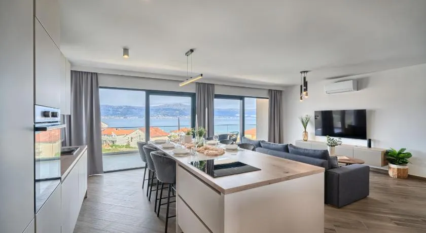 Aqualis Vista - Where Comfort Meets Stunning Scenery - Image 1