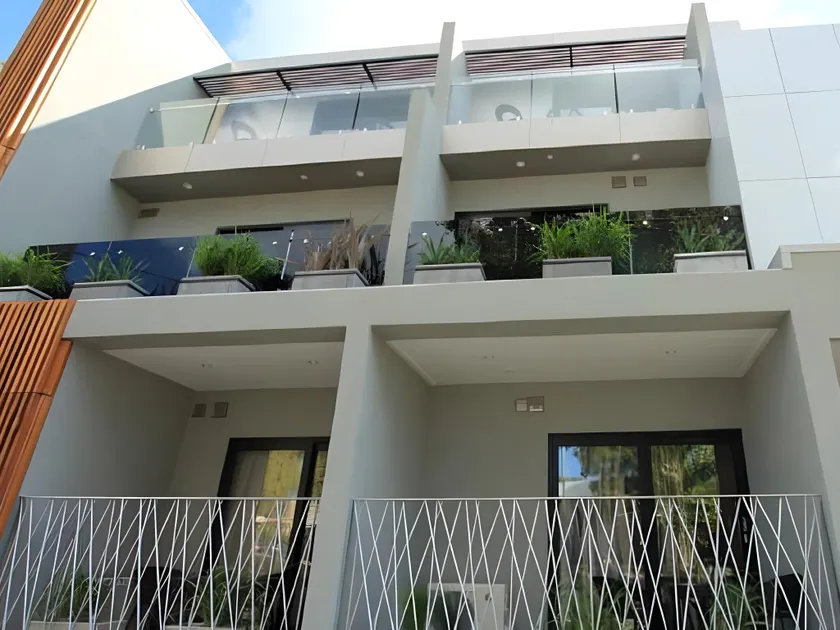 Melrose Apartments - Image 1