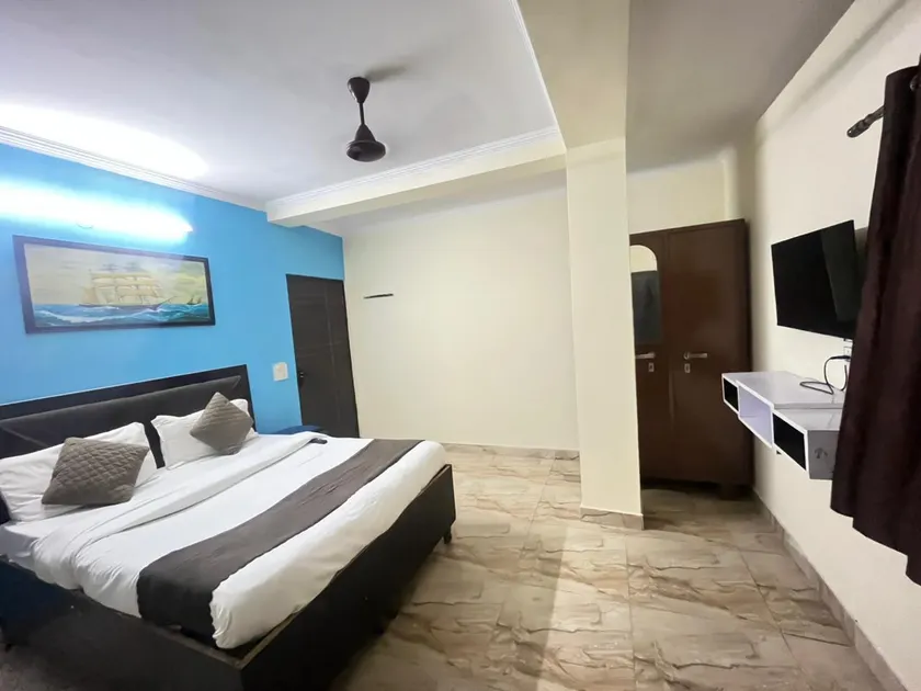Hotel South Embassy Satya Niketan - Image 1