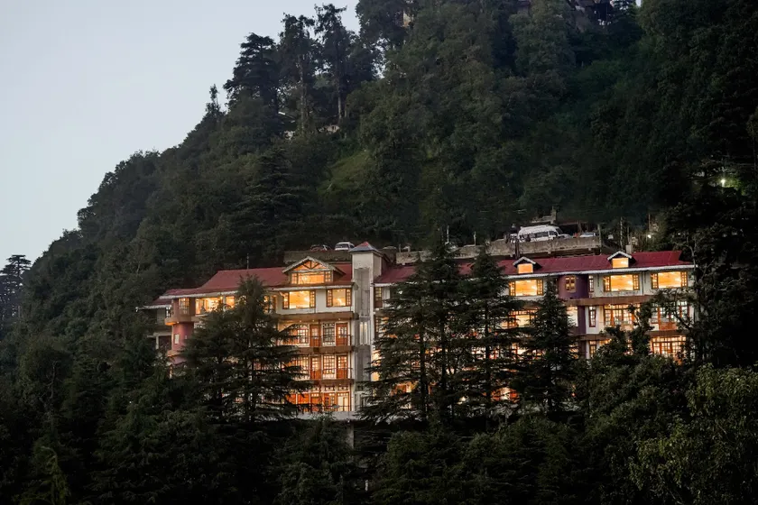 Pax Hotel Ark 150 meters from Mall Road - Image 1