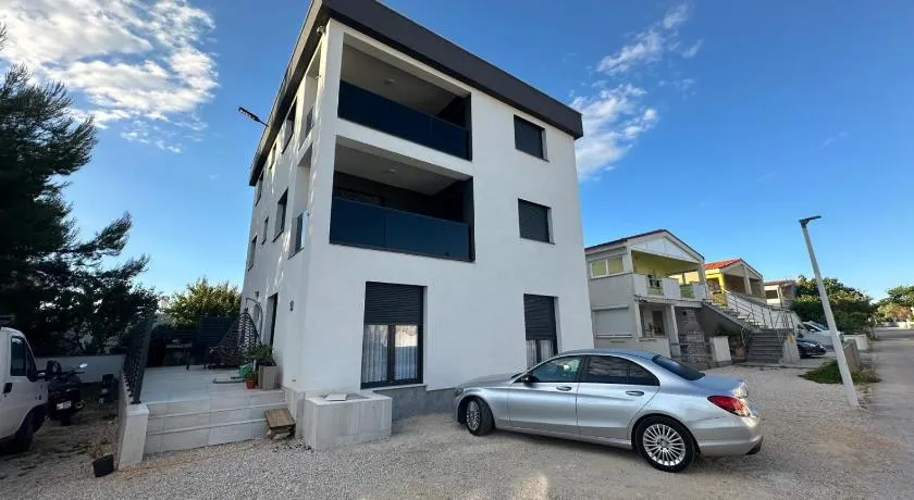 Apartmani VIR - Image 1