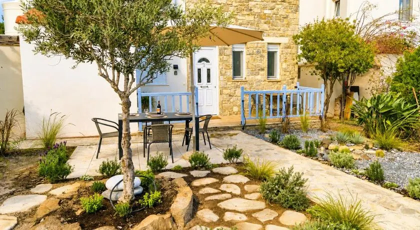 Myrtos Olive Seaside Villa - Image 1