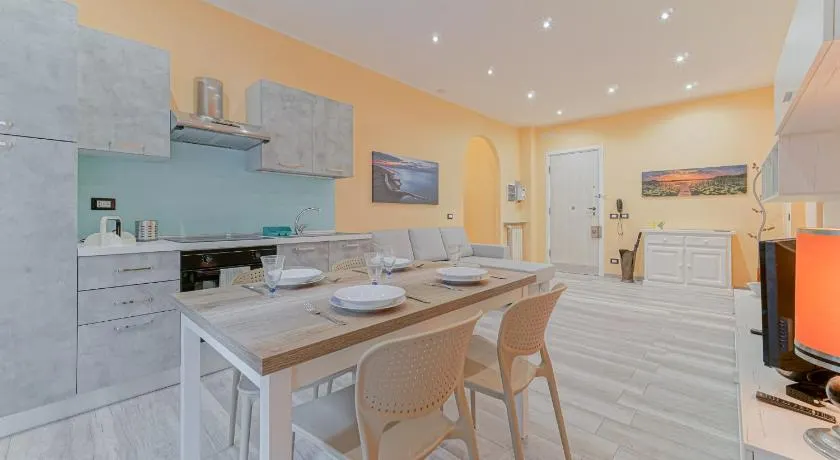 Genova Sturla Elegant Apartment - Image 1