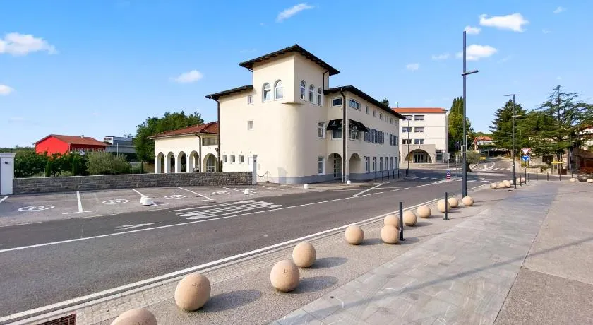 TOSCANINA Garni Hotel - Image 1