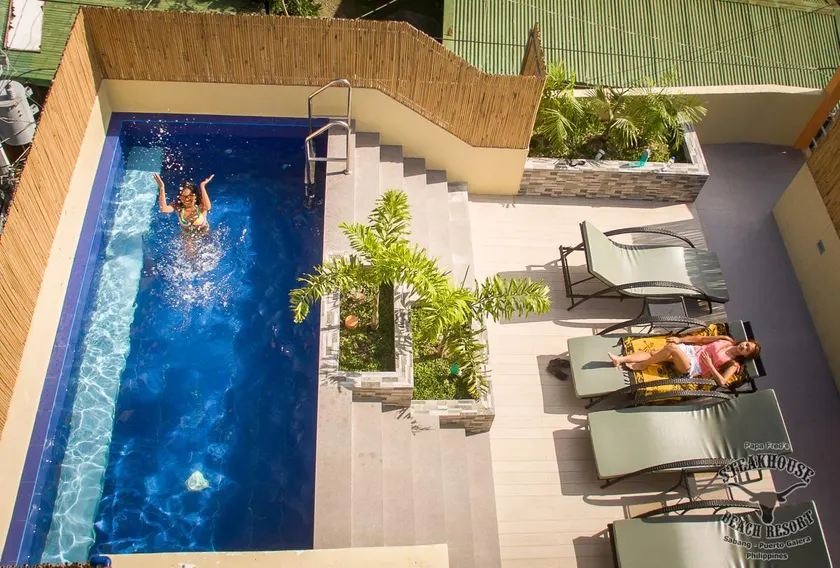 Papa Freds Beach Resort - Image 1