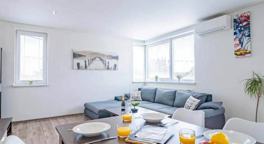 Luxusný, plne zariadený, súkromný apartmán s klimatizáciou neďaleko historického kúpeľného mesta Bojnice - Image 1