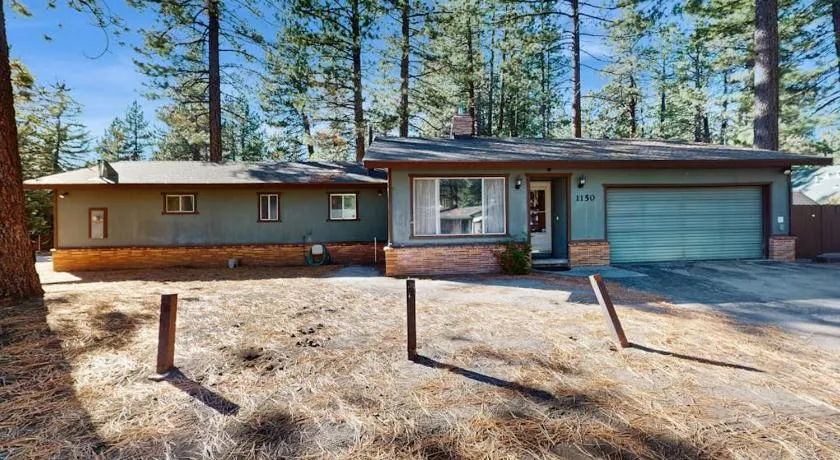 Charming Home with Spa Near Ski Resort and Lake Tahoe Timber Cove Marina Beach - Image 1