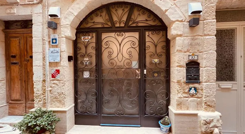 10 La Ruelle - Image 1