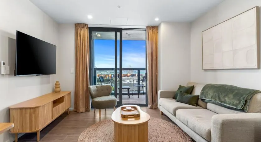 Modern 2BR Penthouse for Families by Zodiak Stays - Image 1