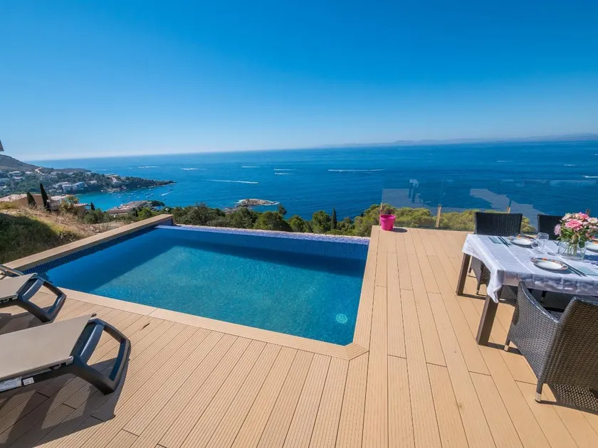 Agi Turo Villa - Image 1