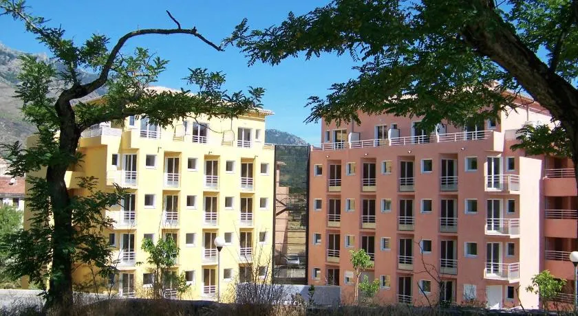 Vanina Park - Image 1