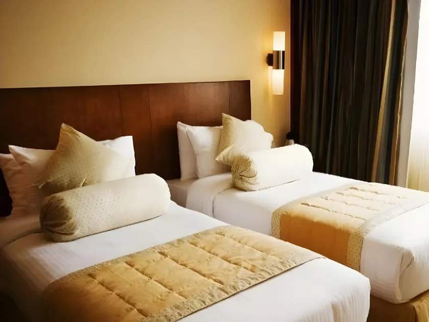  Featherlite Evoma Hotel - Image 1