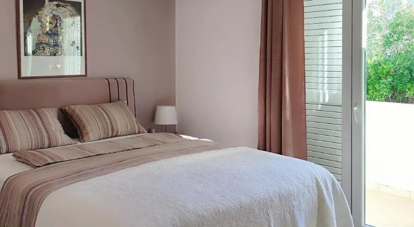 Apartments Divna - Image 1