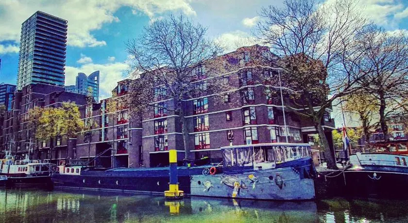 Houseboat holiday apartments Rotterdam - Image 1