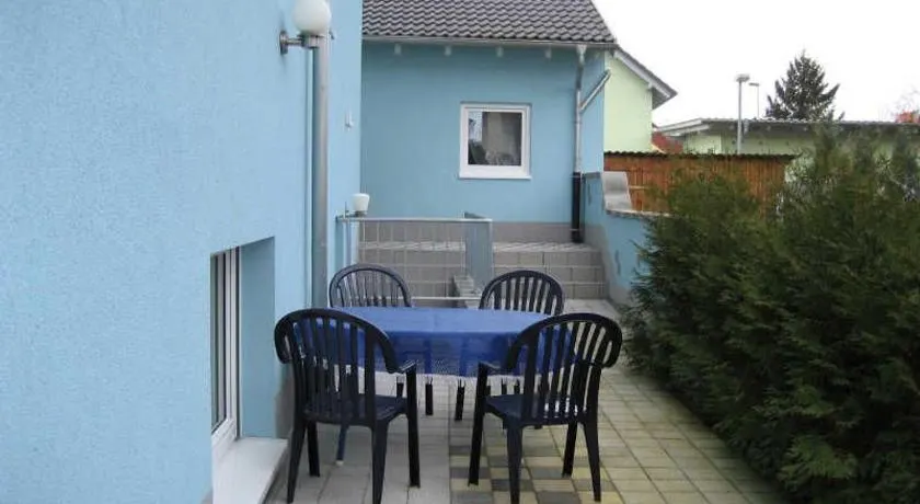 Sieg - Firedobbelt værelse med dobbeltseng og køjeseng, bad og toilet - Image 1