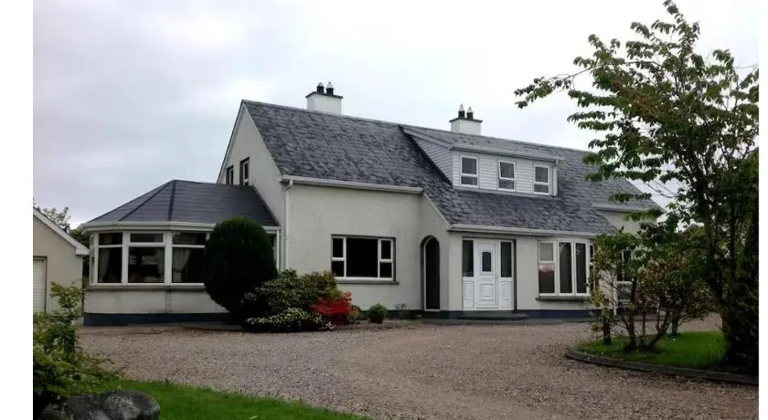 Cloncha House B&B - Image 1