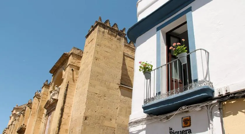 La Piquera Hostal - Image 1