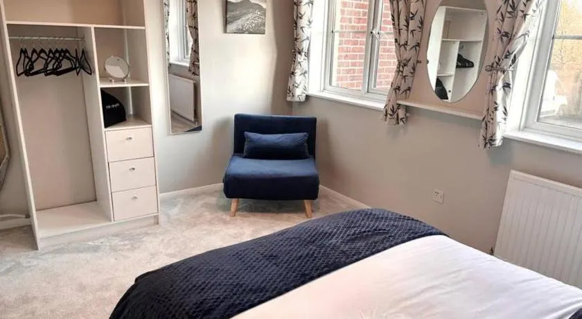 Apartment in Epsom With Free Parking - Image 1