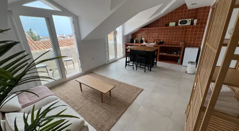 I AM La Posada Hotel and Apartment - Image 1