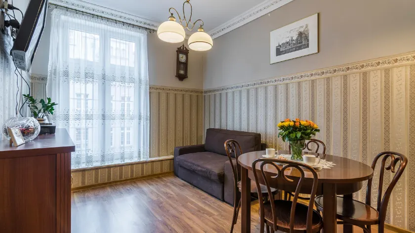 Maya's Flats & Resorts-Gdansk Old Town Artus - Image 1