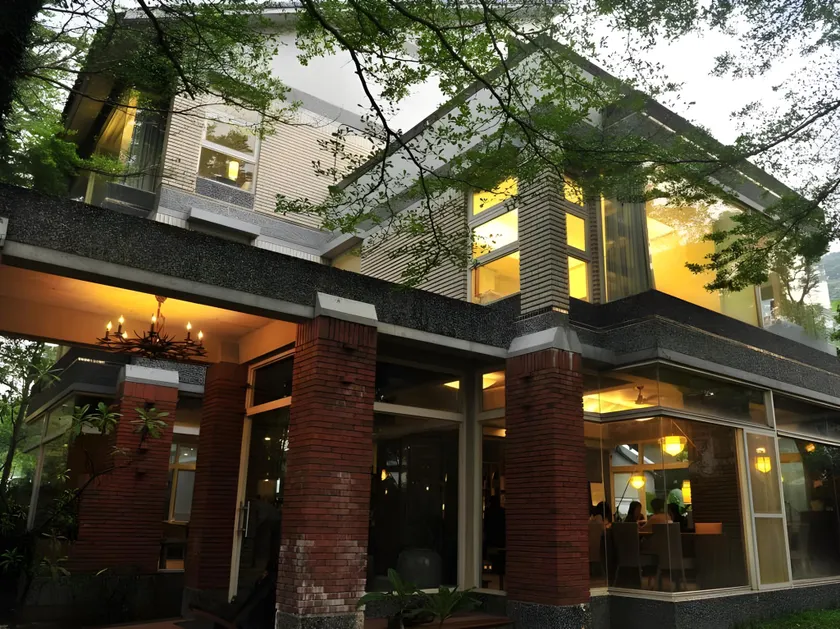 Ming Shan Villa - Image 1