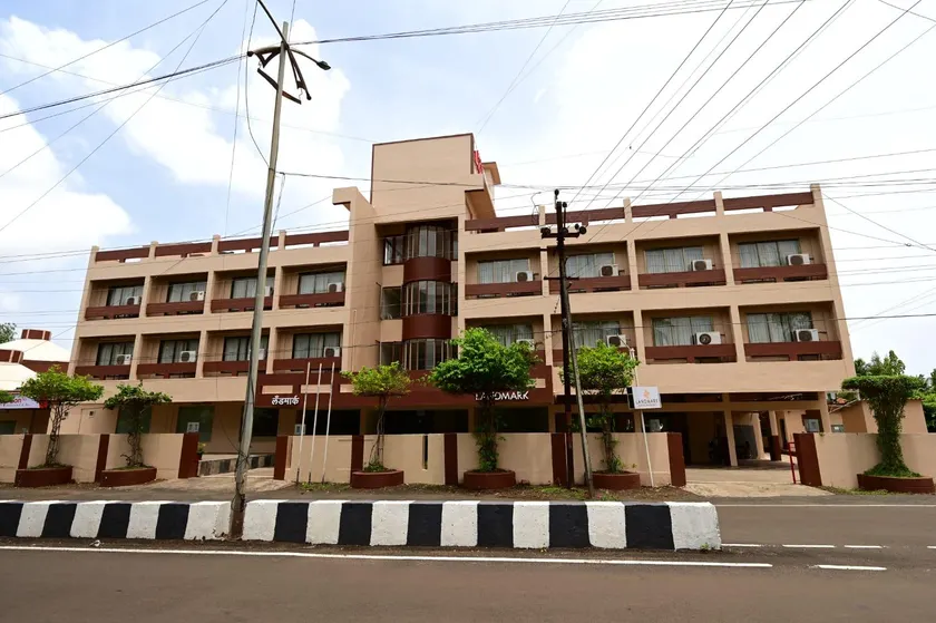 Hotel Delight Landmark - Image 1