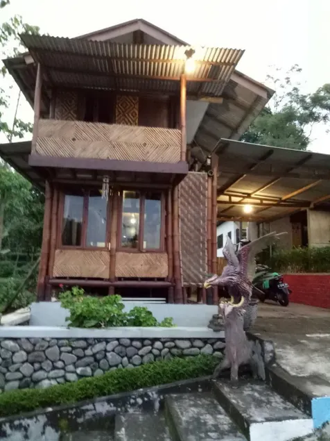 Kahyuna Hotel Bromo - Image 1