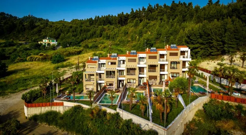 Pefkohori Golden Mountain Beach Villas - Image 1