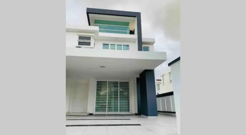Tiara East Broga Homestay - Image 1
