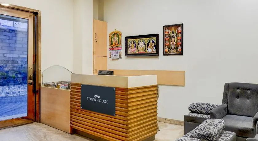Townhouse JFN Comfort Hotel - Image 1