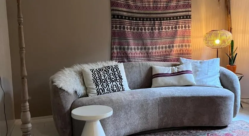 Cosy House - Image 1