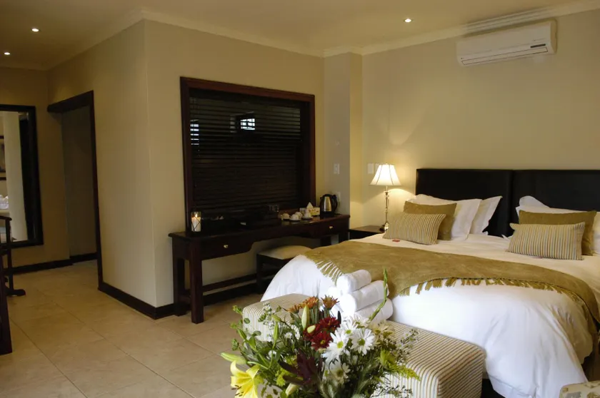 Moon and Sixpence Garden Guest House - Image 1