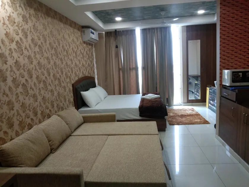 Royal Holiday Homes - Image 1