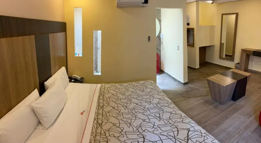 HOTEL M ELITE ROJO - Image 1