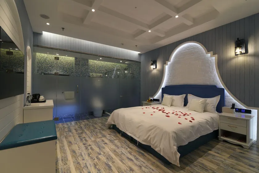 Five Leaf Clover Boutique Hotel (Harbin Haxi Wanda Plaza) - Image 1