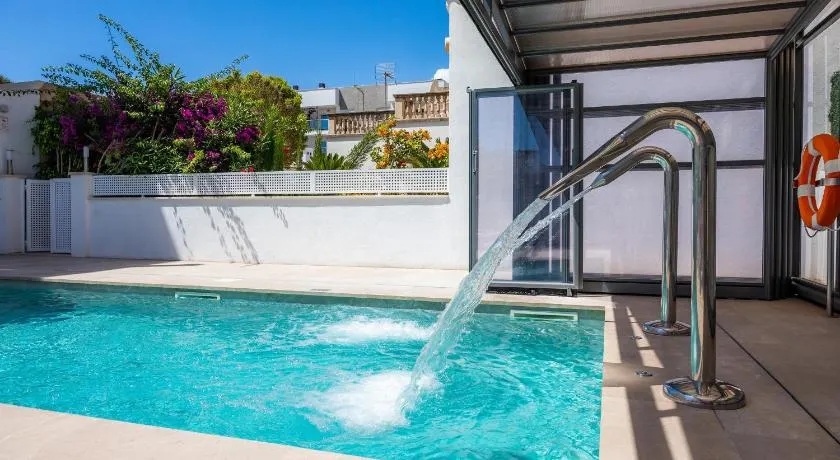 Maison de vacances centrale près de la plage – Villa Amoros - Image 1