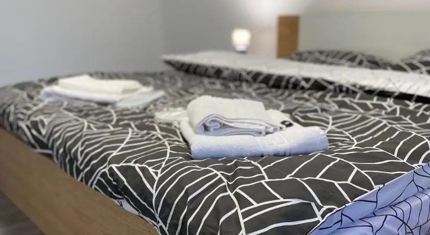 Sunny Hill Apartments - Image 1