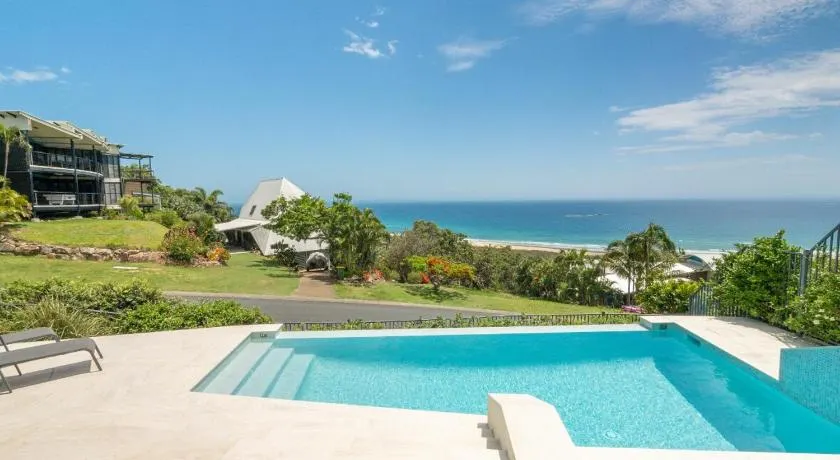 Warragi 5 - Sleeps 8 - Pool - Ocean Views - Image 1
