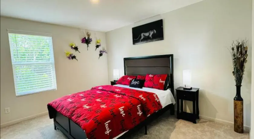 Indy 1 Private Bedroom in House Plainfield Near Airport - Image 1