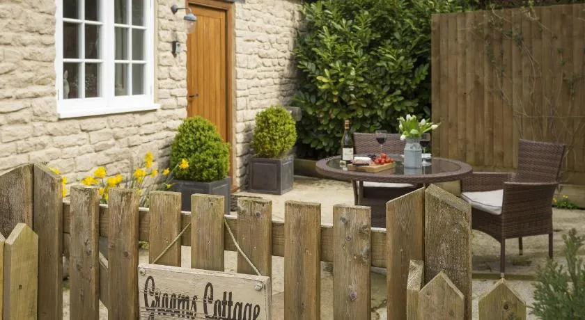 Grooms Cottage - Image 1