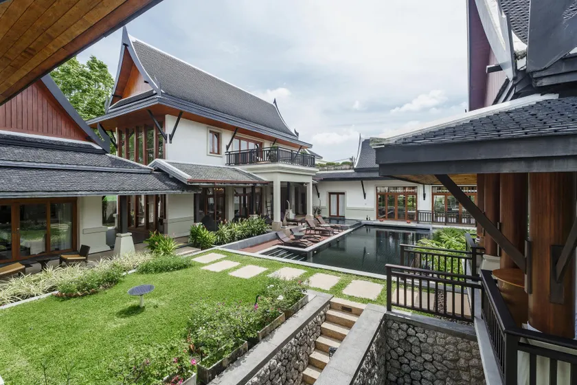 Salika Luxury 5.5 Bed Villa Seaview With Maids - Image 1